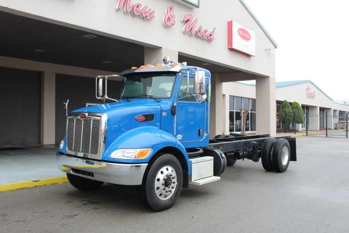 2021 Peterbilt 337 - image 2