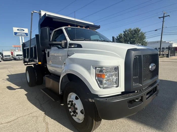 2026 Ford F-750 — photo 8