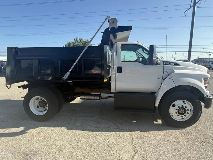 2026 Ford F-750 — photo 7
