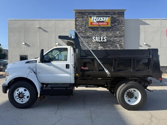 2026 Ford F-750 — photo 3
