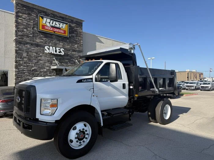 2026 Ford F-750 — photo 2