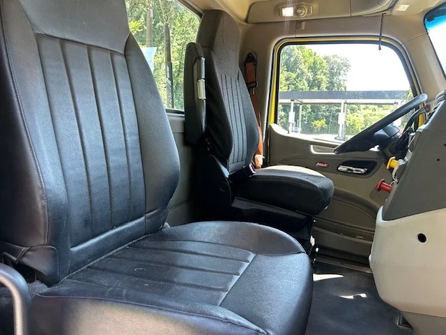 2021 Peterbilt 579 in Charlotte, NC — photo 14