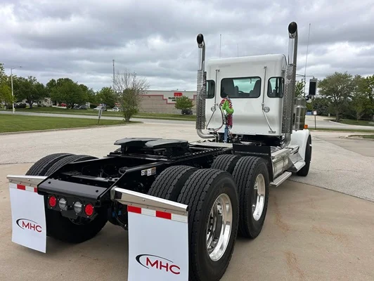 2027 Kenworth W900 in Olathe, KS — photo 14