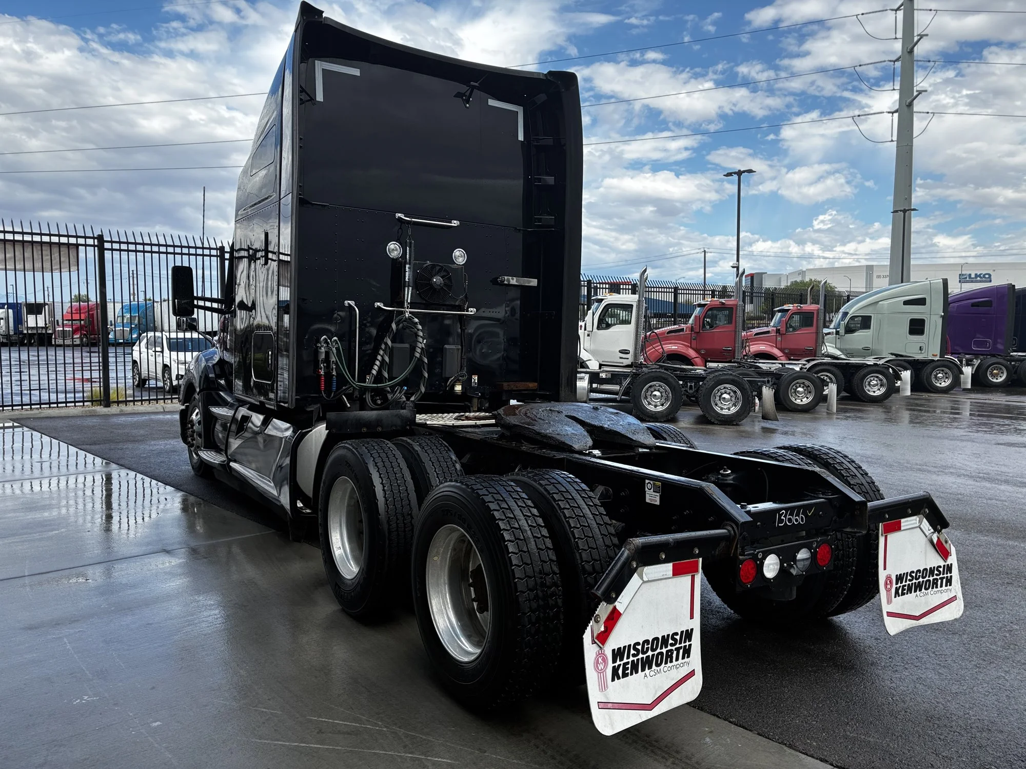 2022 Kenworth T680 in Las Vegas, NV — photo 5