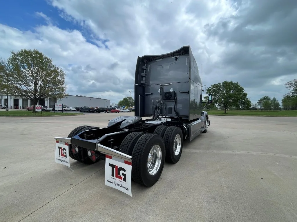 2023 Peterbilt 579 - image 5