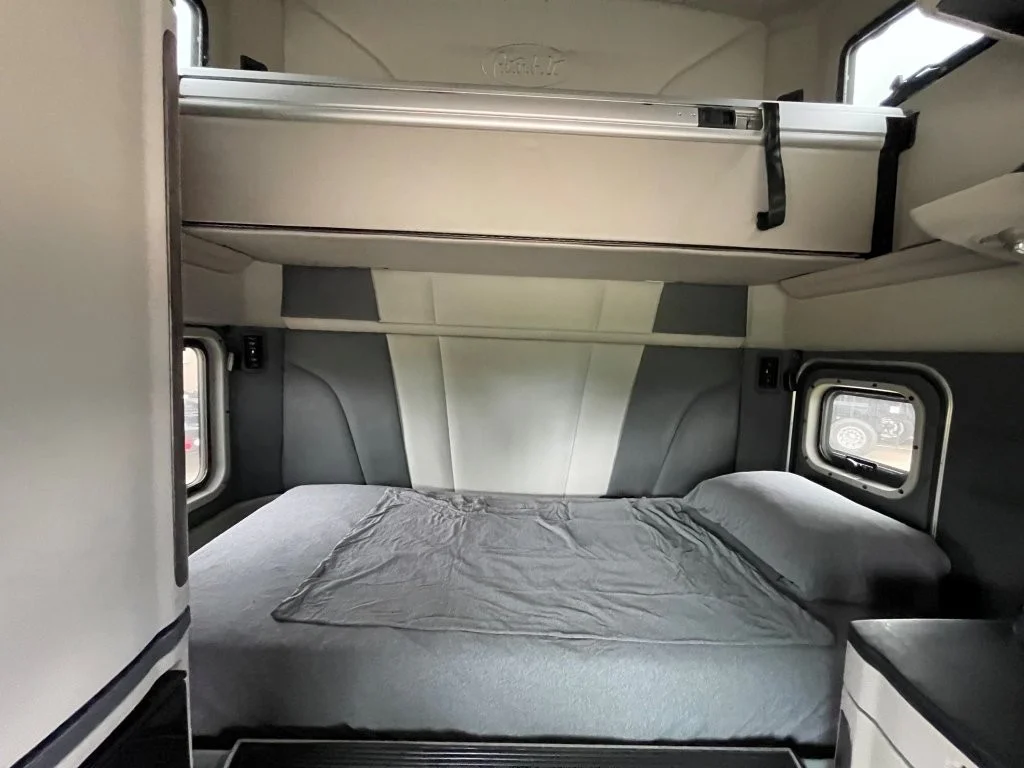 2023 Peterbilt 579 - image 14