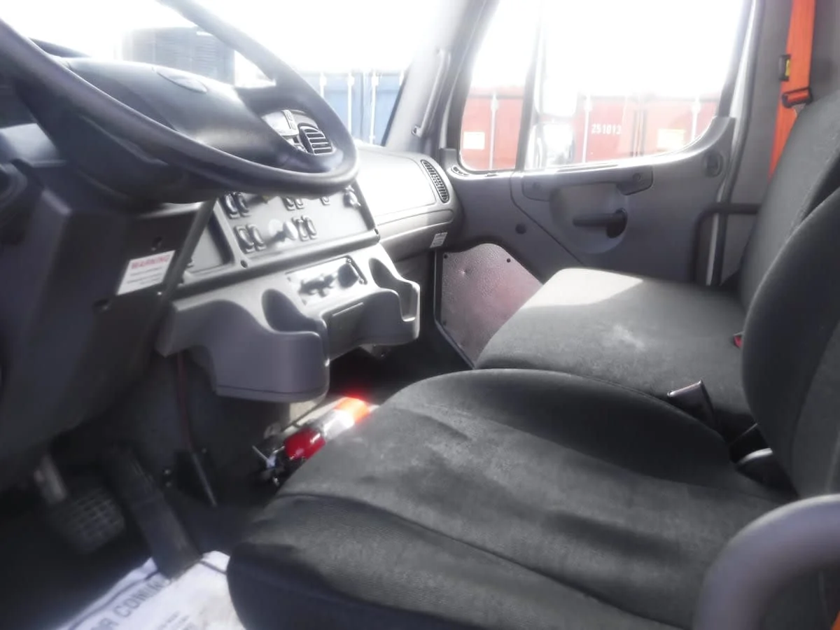 2018 Freightliner M2 106 - image 12