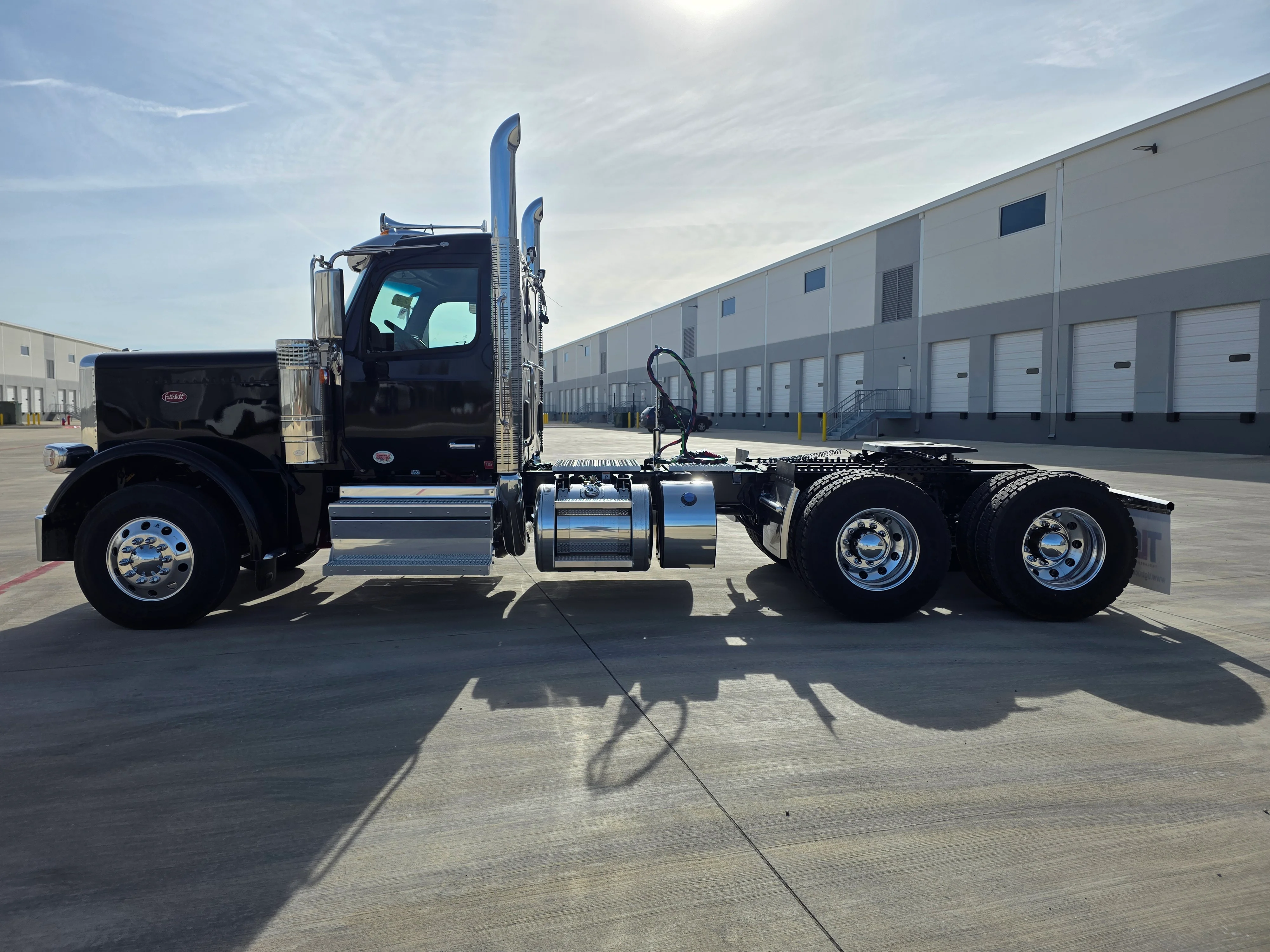 2027 Peterbilt 589 in Evansville, IN — photo 2