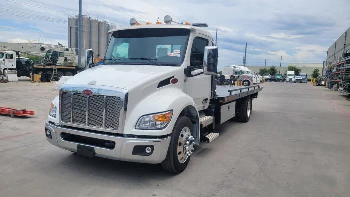 2025 Peterbilt 536 in Houston, TX — photo 3