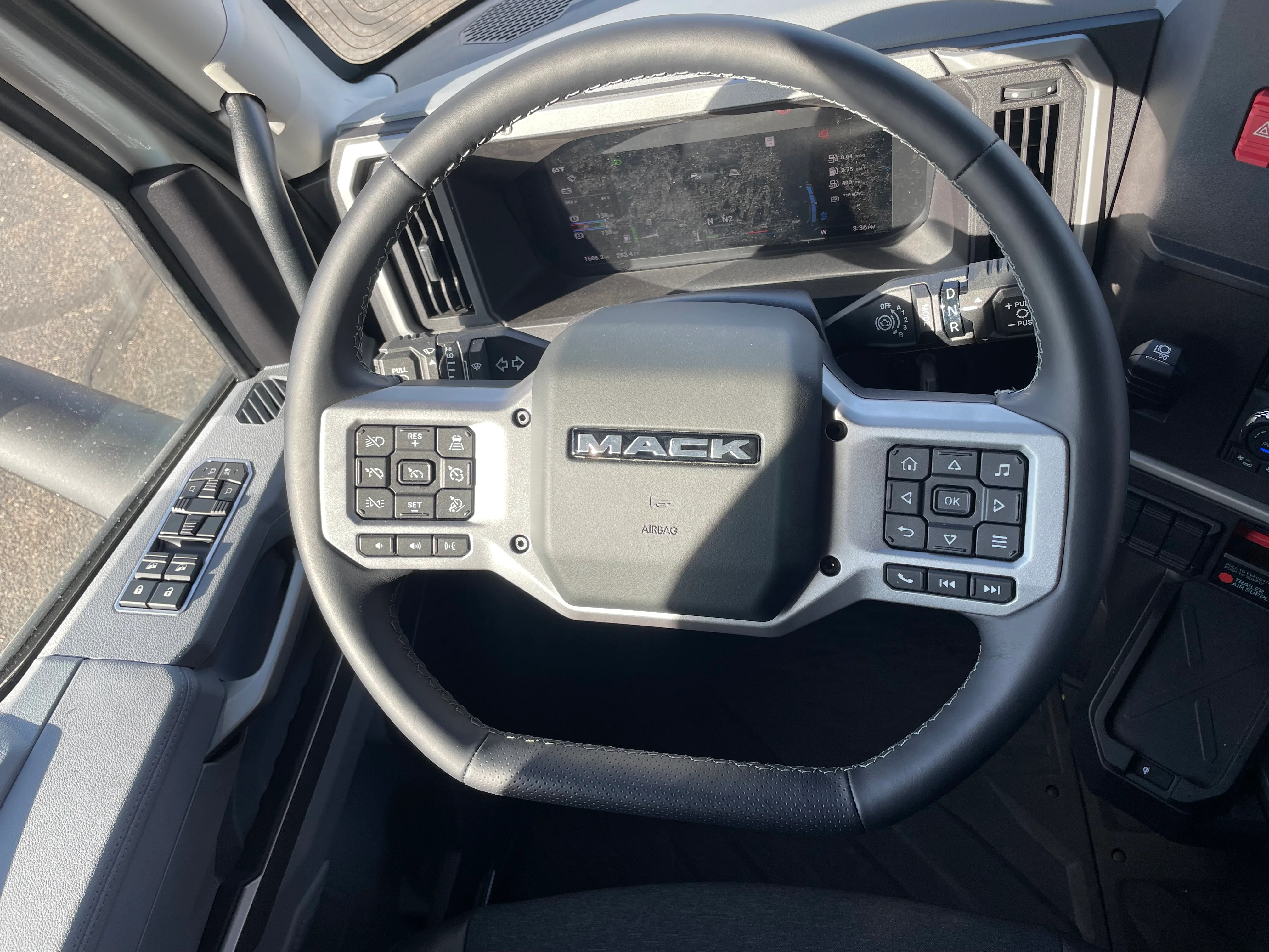 2026 Mack Pinnacle in Amarillo, TX — photo 12