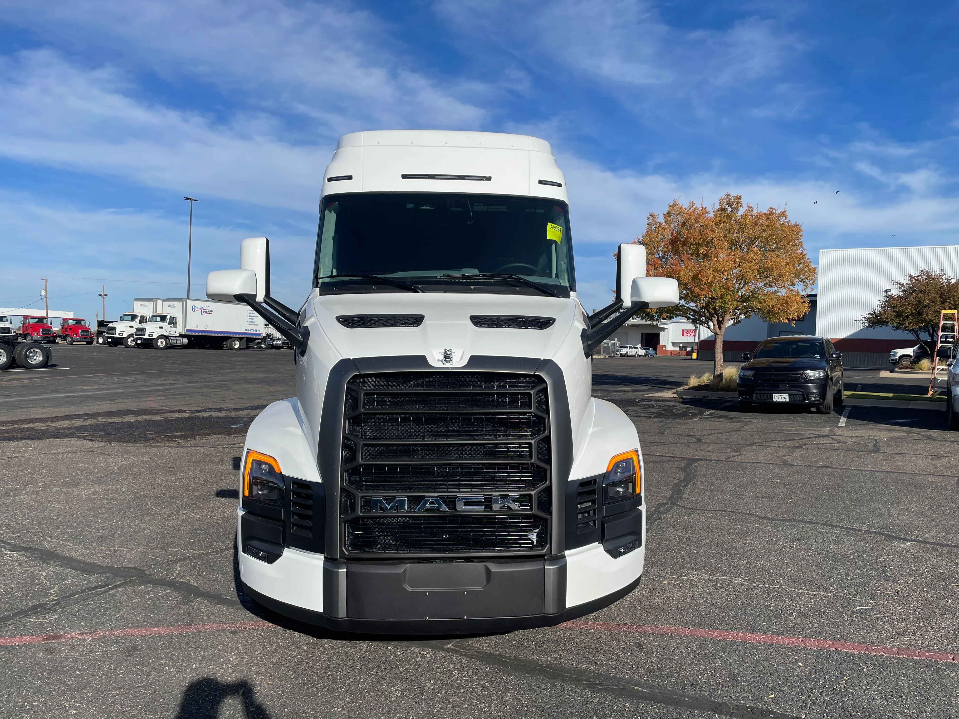 2026 Mack Pinnacle in Amarillo, TX — photo 2