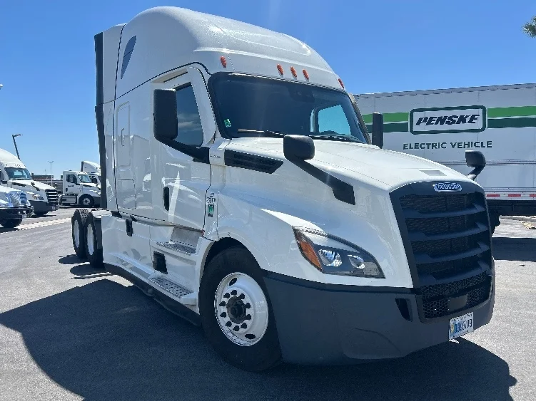 2024 Freightliner Cascadia in Fontana, CA