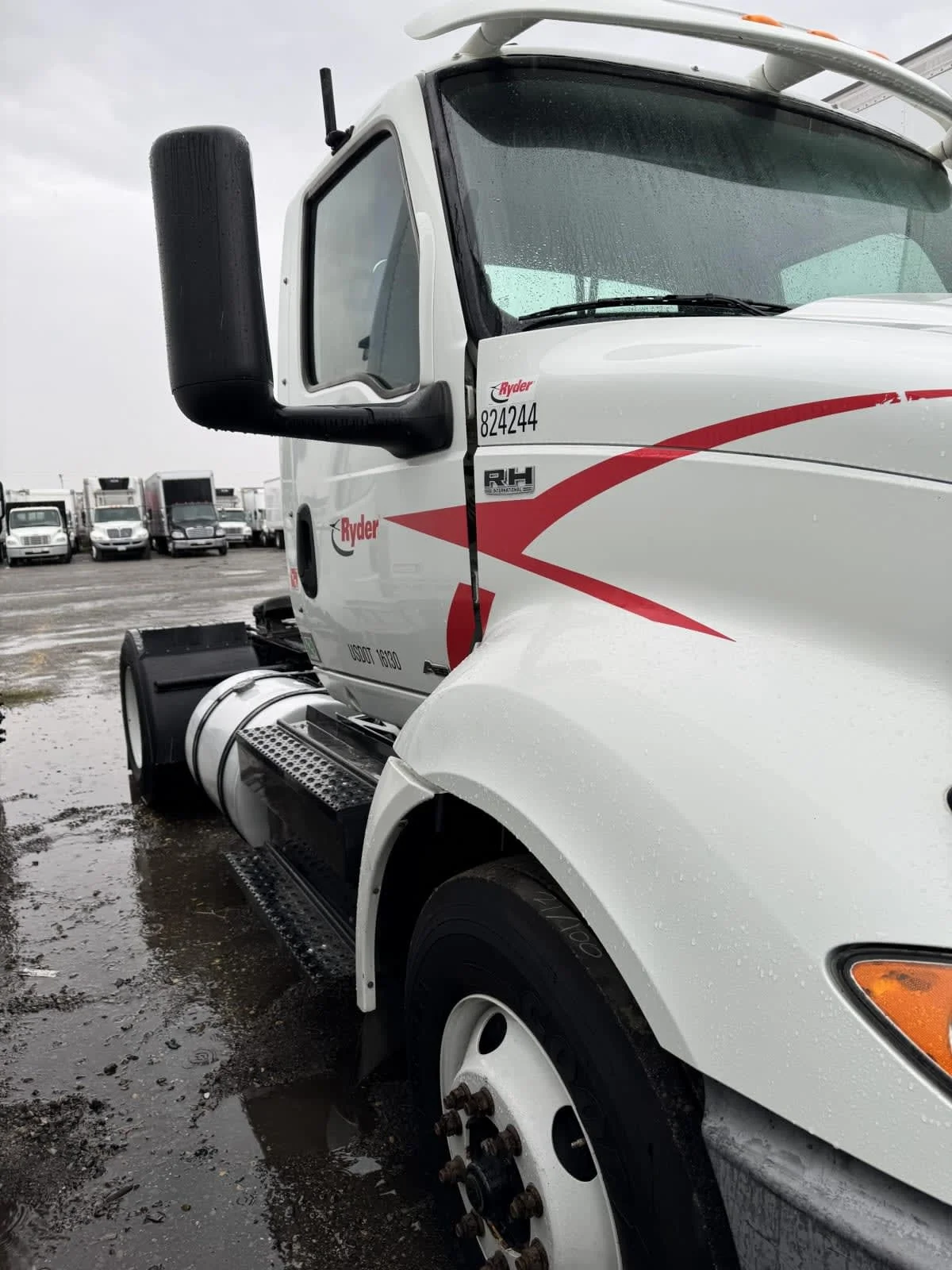 2019 International RH - image 3