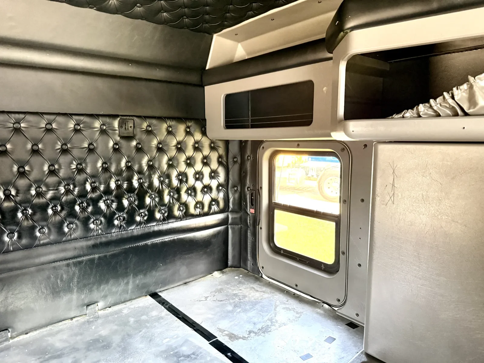 2016 Kenworth W900 in New Lenox, IL — photo 24