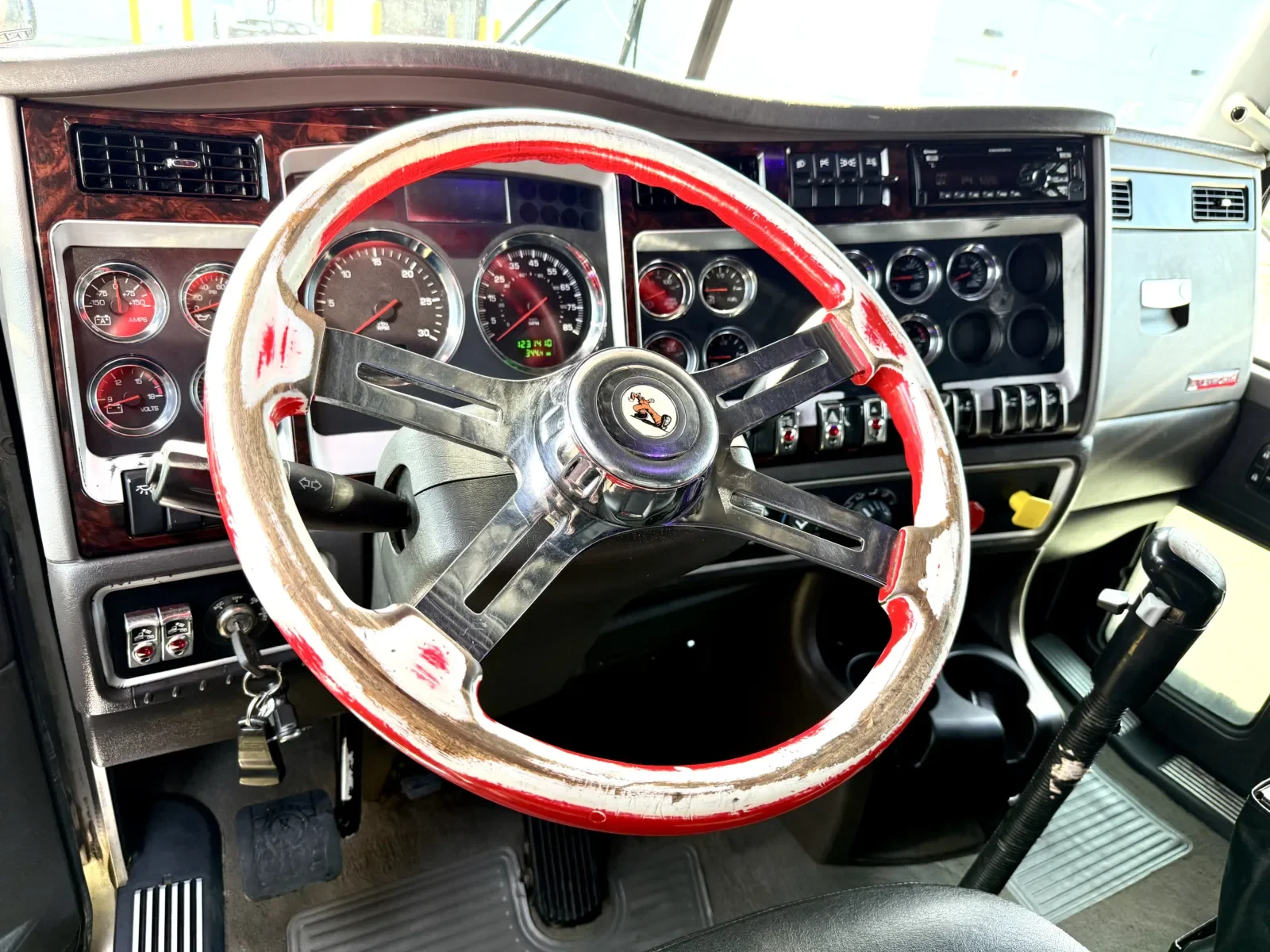 2016 Kenworth W900 in New Lenox, IL — photo 15