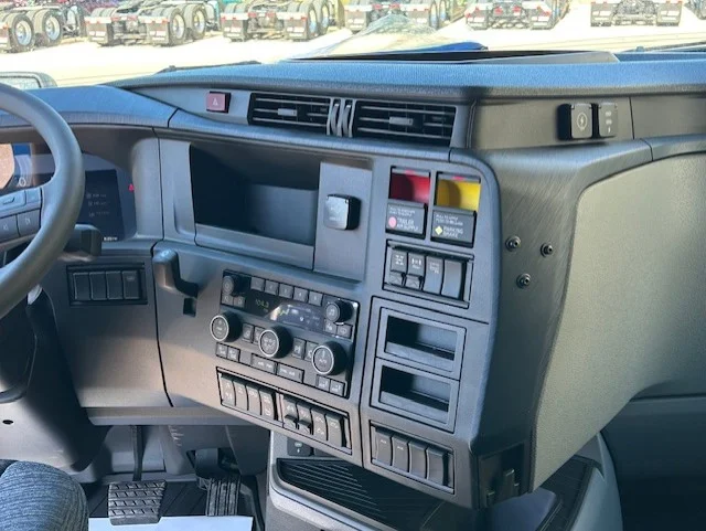 2026 Volvo in Commerce City, CO — photo 9