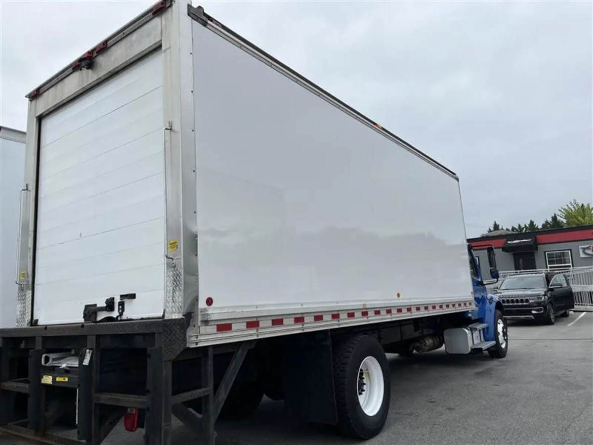 2018 Freightliner M2 106 in Beltsville, MD — photo 4