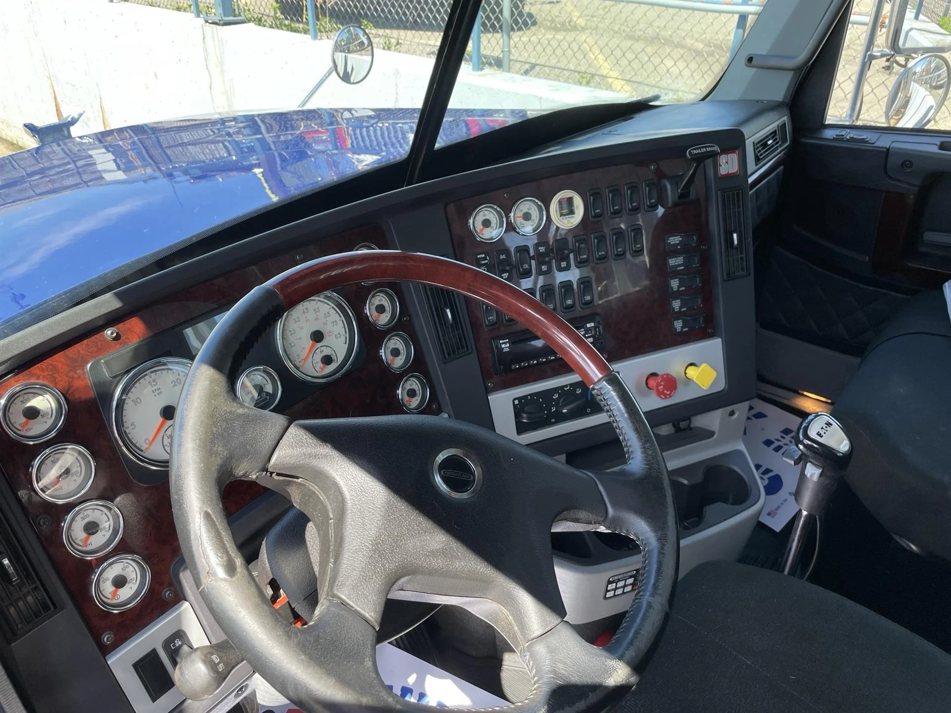 2019 Freightliner 122SD - image 5