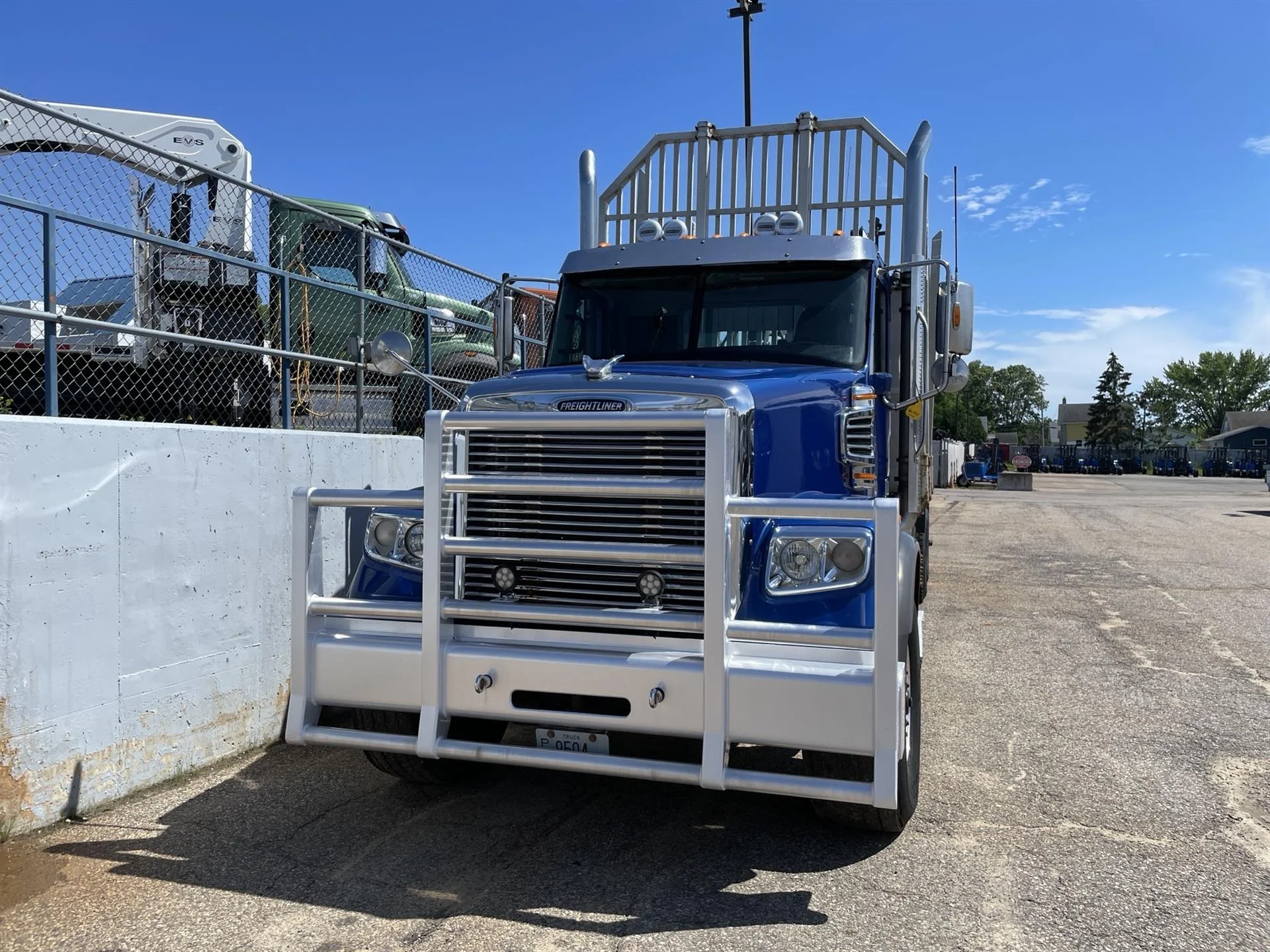 2019 Freightliner 122SD in Marshfield, WI — photo 4
