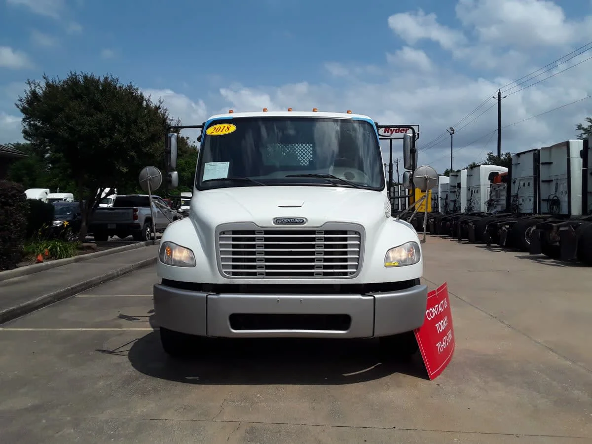 2018 Freightliner M2 106 - image 2