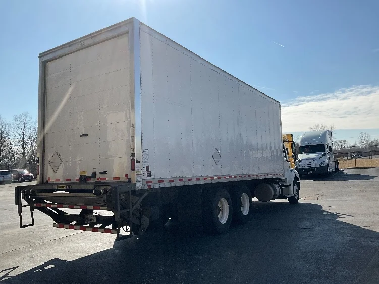 2021 Freightliner M2 112 - image 3
