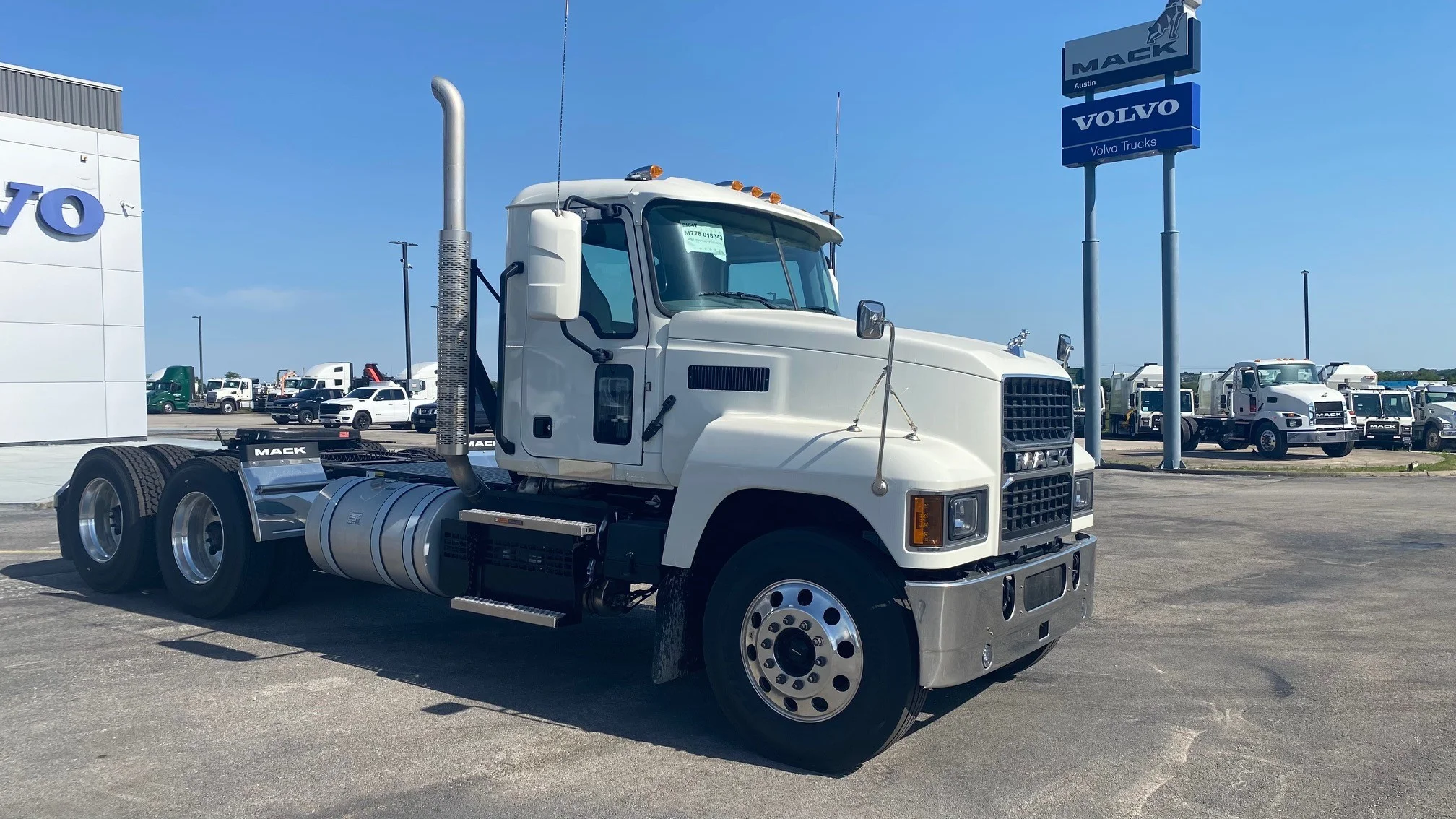 2026 Mack Pinnacle in Austin, TX — photo 7