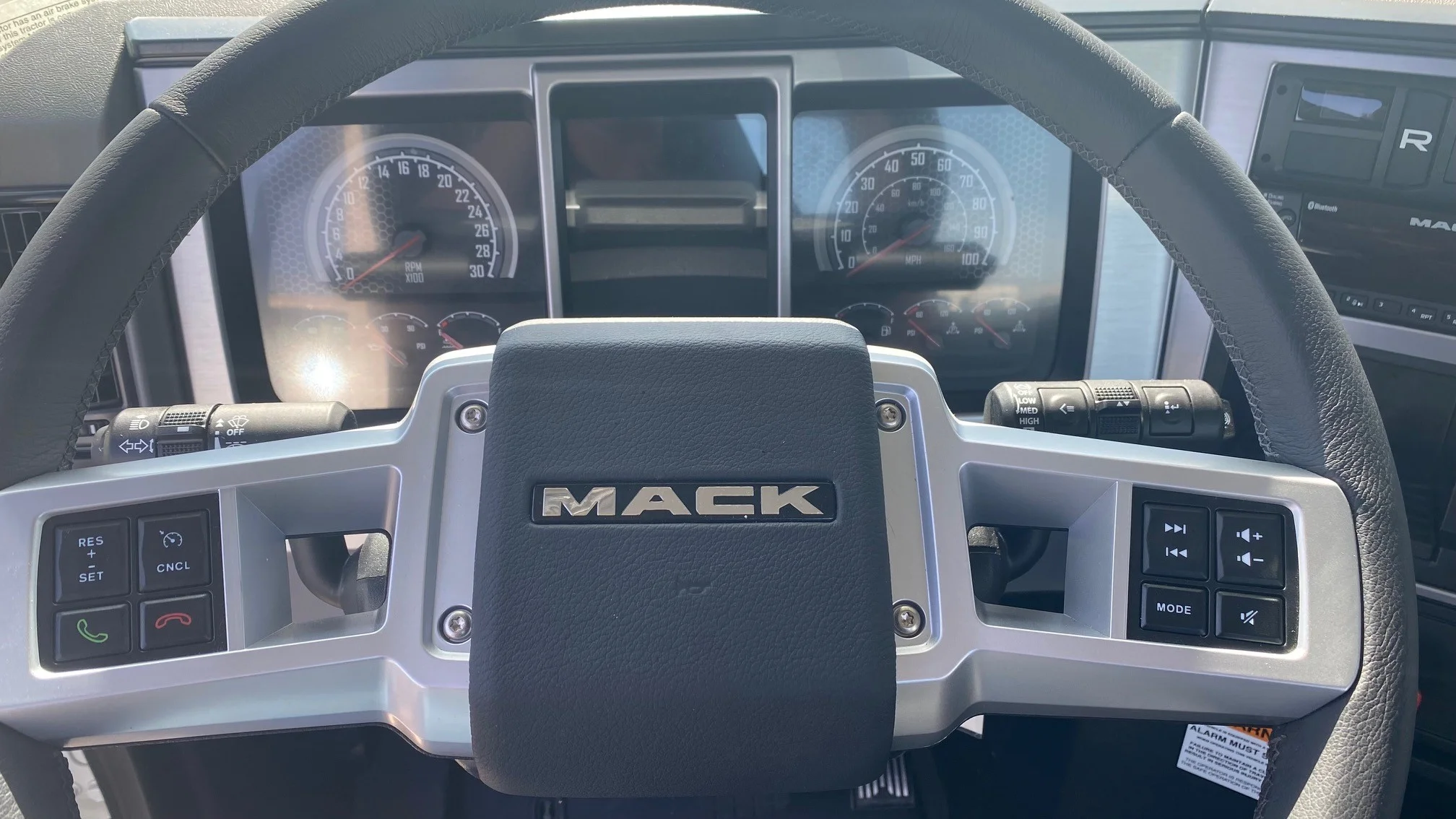2026 Mack Pinnacle in Austin, TX — photo 13