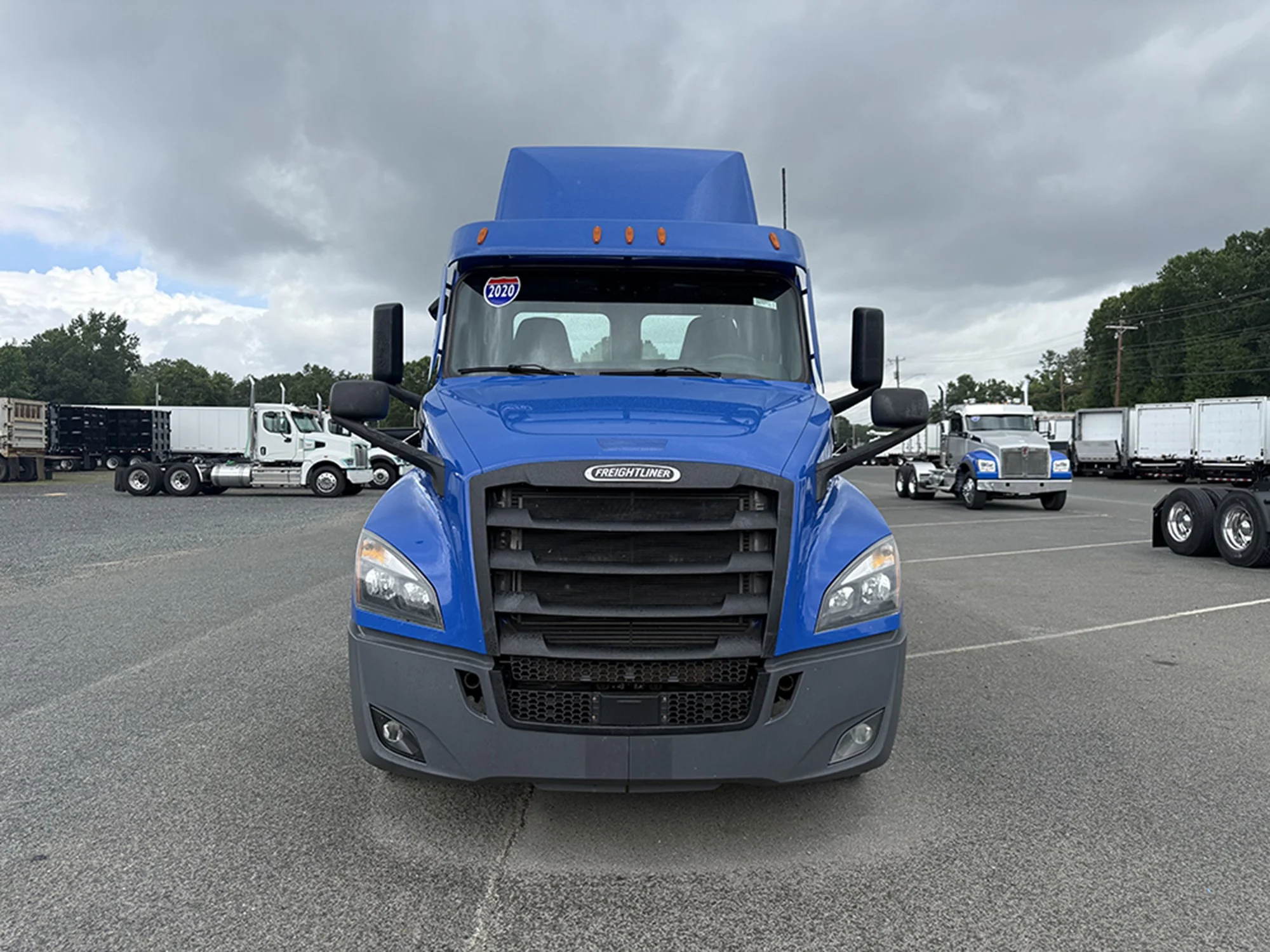 2020 Freightliner Cascadia in Rock Hill, SC — photo 2