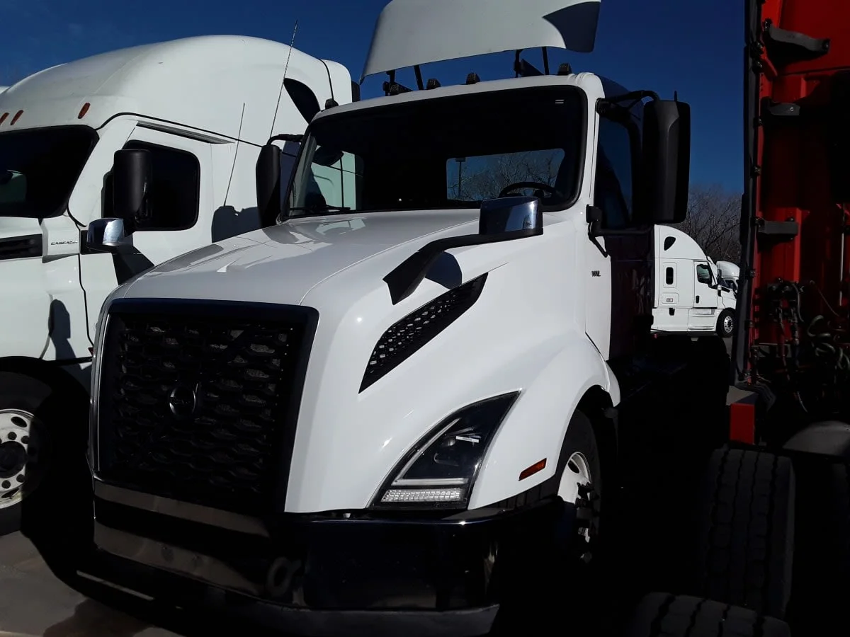 2019 Volvo VNL 860 in Kansas City, MO