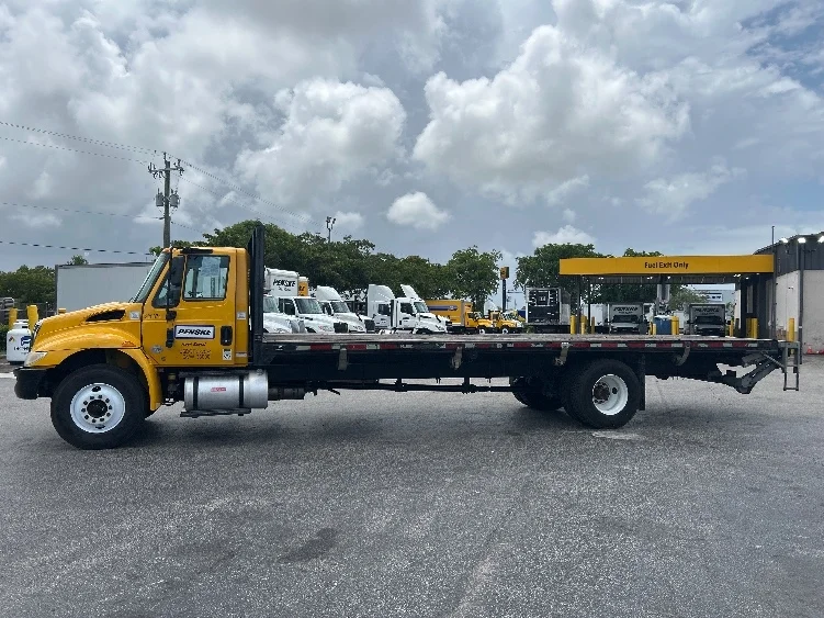 2019 International 4300 - image 4