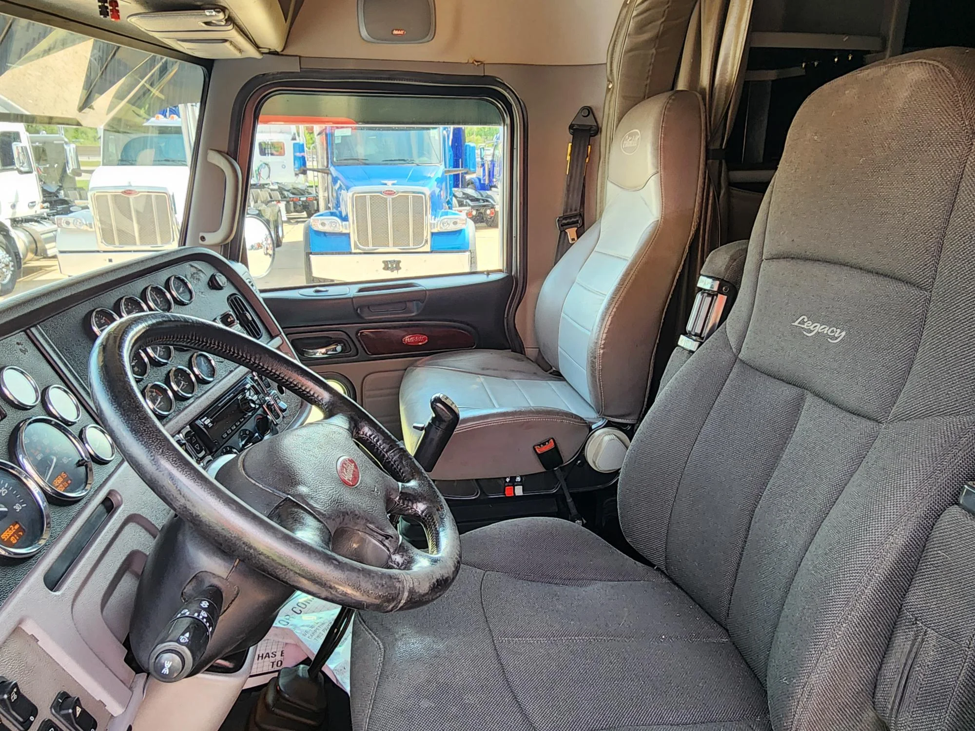 2017 Peterbilt 389 in O'fallon, MO — photo 8