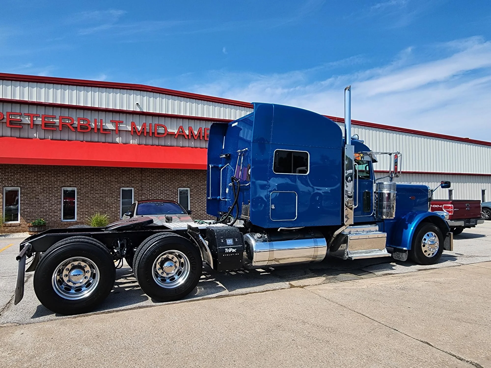 2017 Peterbilt 389 in O'fallon, MO — photo 4