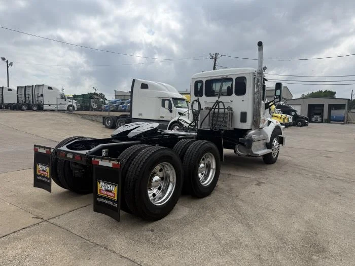 2020 Peterbilt 567 — photo 29