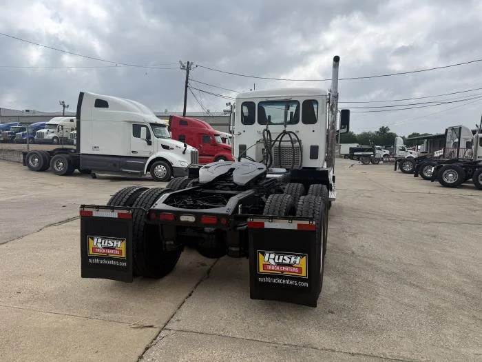 2020 Peterbilt 567 — photo 31