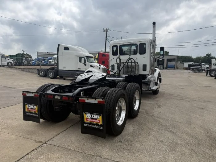 2020 Peterbilt 567 — photo 30