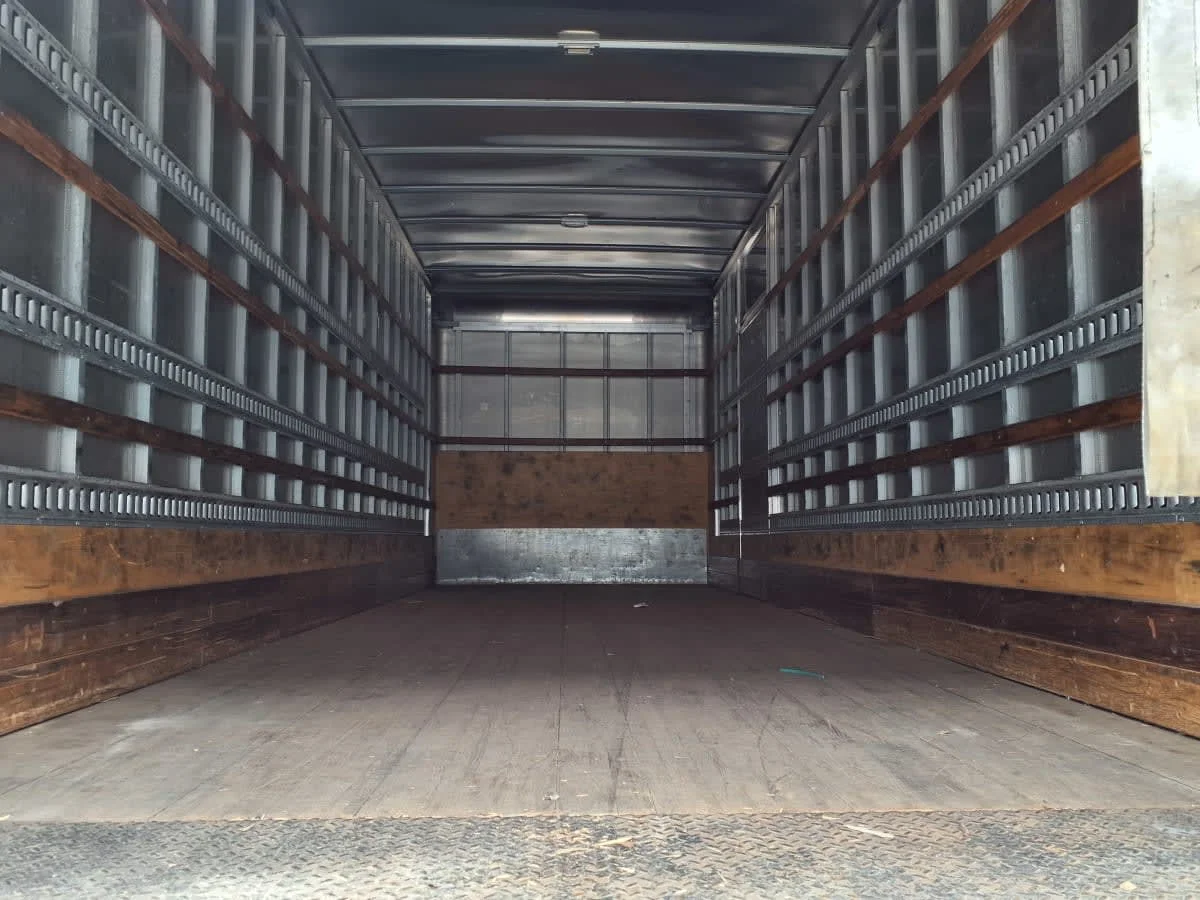 2019 Freightliner M2 106 in Cleveland, OH — photo 8