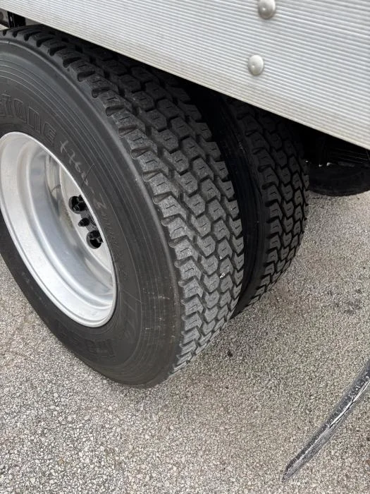 2017 International 4300 — photo 7