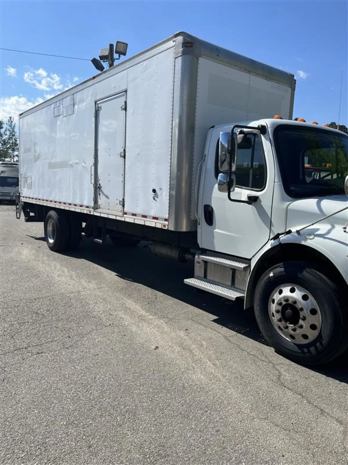 2017 Freightliner M2 106 in Ashland, VA — photo 3