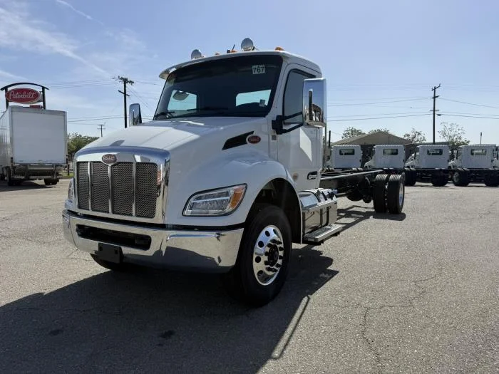 2027 Peterbilt - image 2
