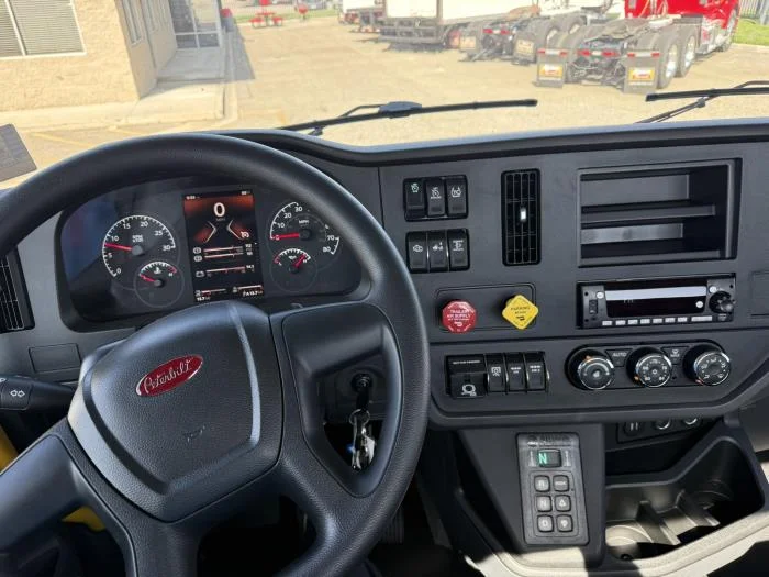 2027 Peterbilt - image 10