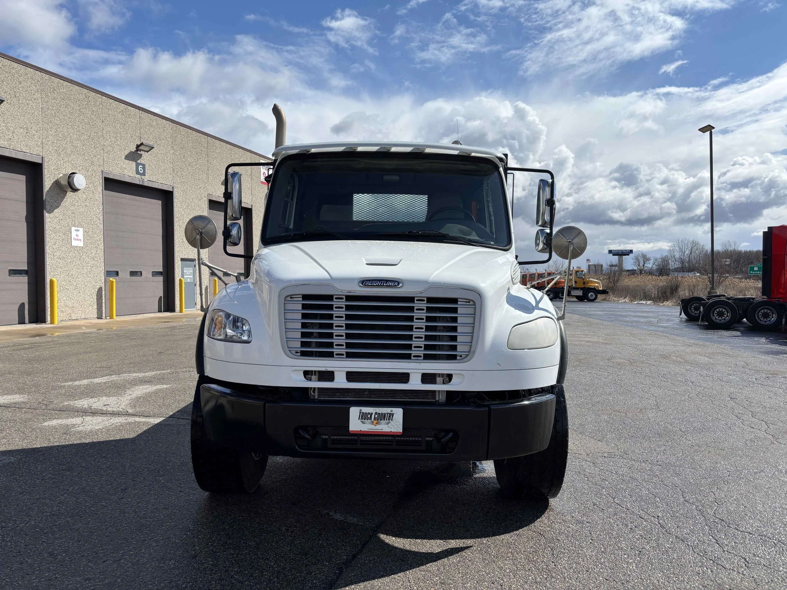 2015 Freightliner eM2 in Madison, WI — photo 2