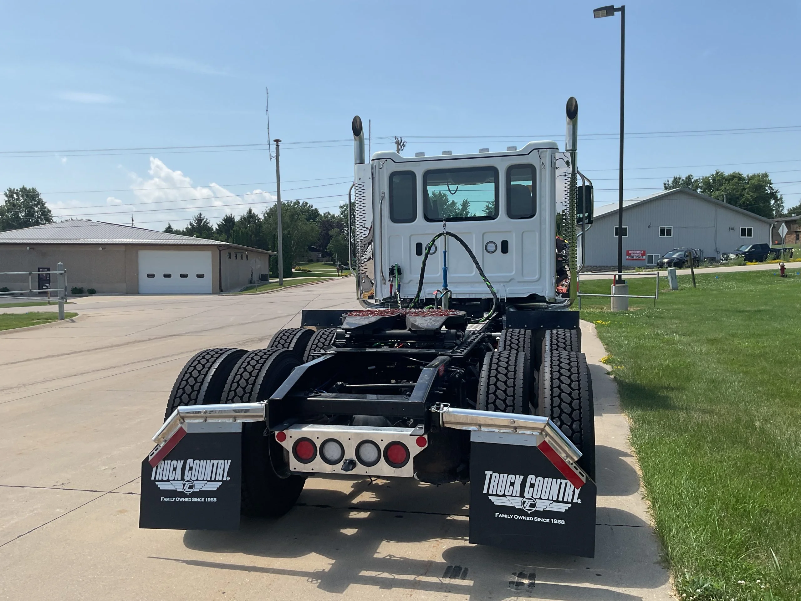 2027 Western Star in Dubuque, IA — photo 4