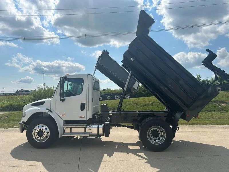 2027 Freightliner M2 106 in Walton, KY — photo 3