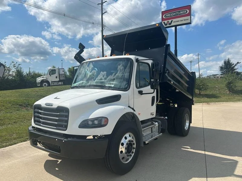 2027 Freightliner M2 106 in Walton, KY — photo 2