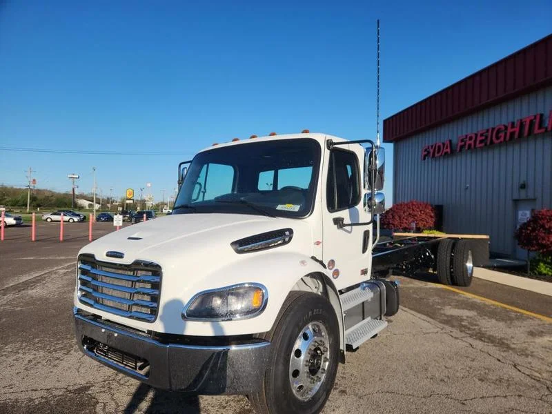 2027 Freightliner M2 106 in Walton, KY — photo 21