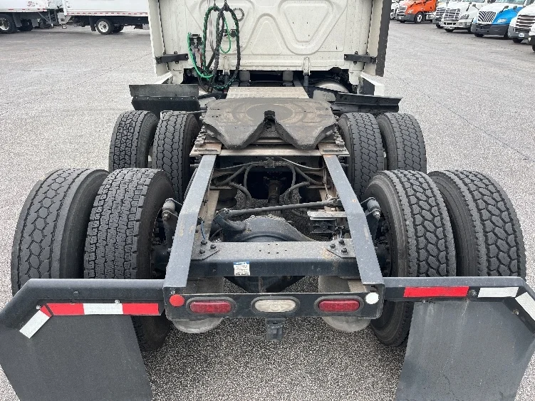 2022 Freightliner Cascadia - image 6