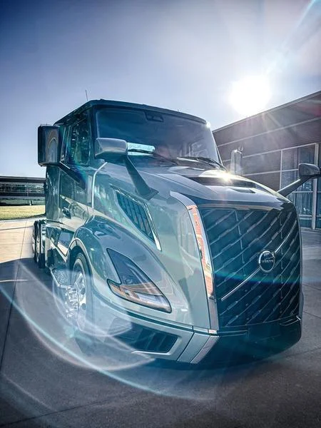2025 Volvo VNL 300 in Rocky Mount