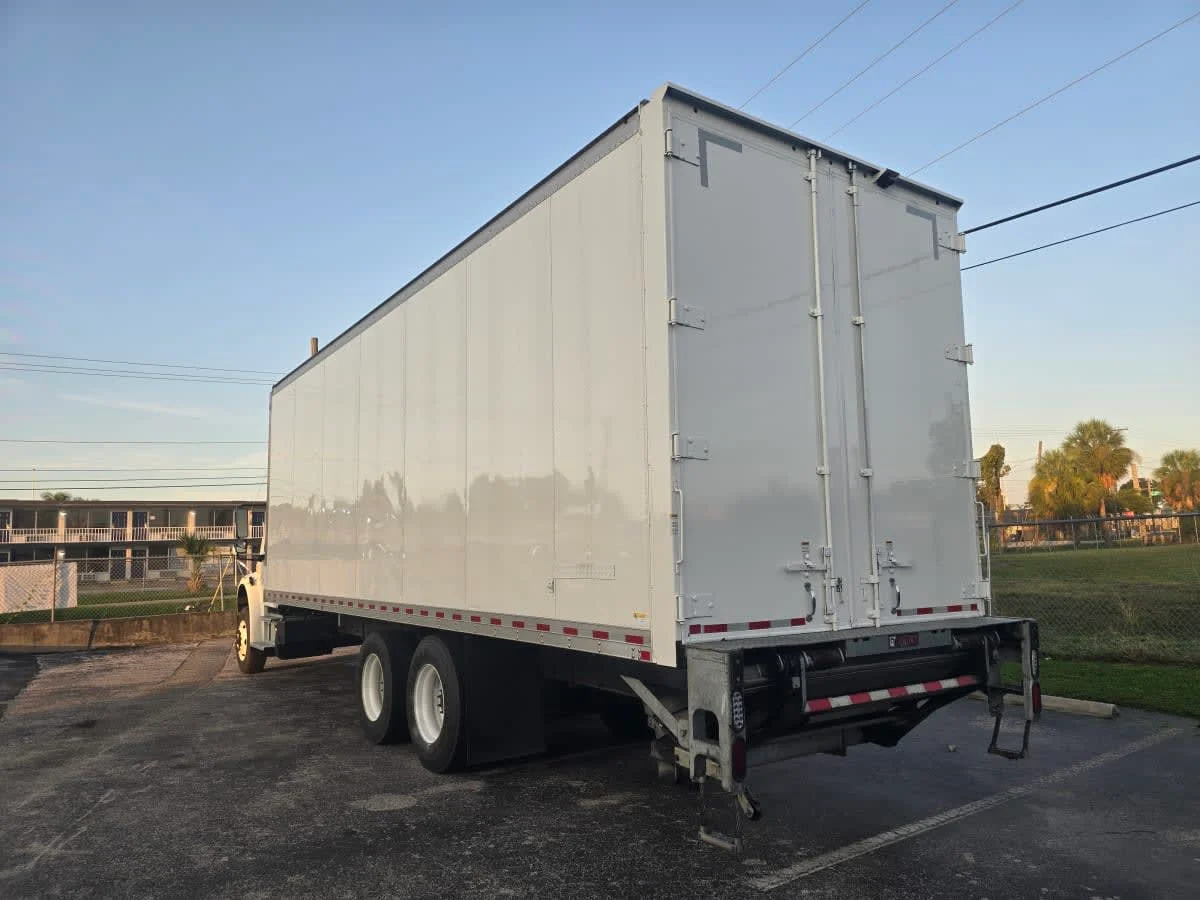 2021 Freightliner M2 106 in Tampa, FL — photo 4