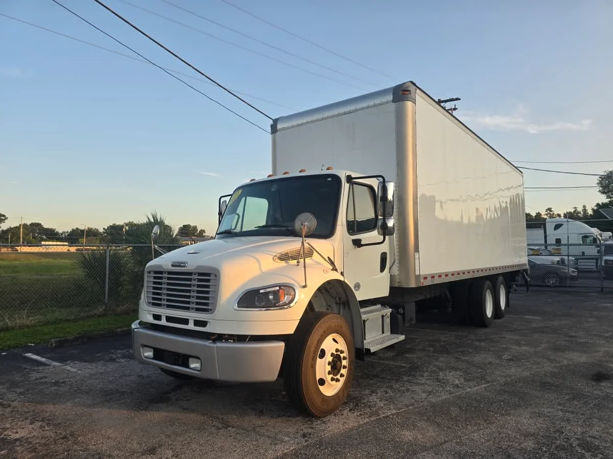 2021 Freightliner M2 106 in Tampa, FL — photo 3