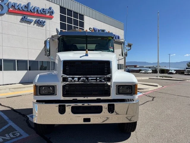 2026 Mack Pinnacle in Albuquerque, NM — photo 2